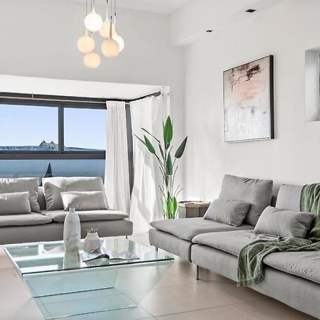 Glorious Renovated Apartment On Top Of The Beach Tel Aviv Bagian luar foto