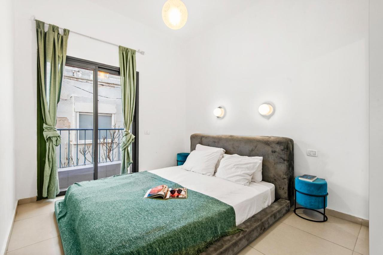 Glorious Renovated Apartment On Top Of The Beach Tel Aviv Bagian luar foto