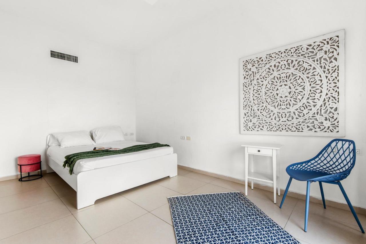 Glorious Renovated Apartment On Top Of The Beach Tel Aviv Bagian luar foto